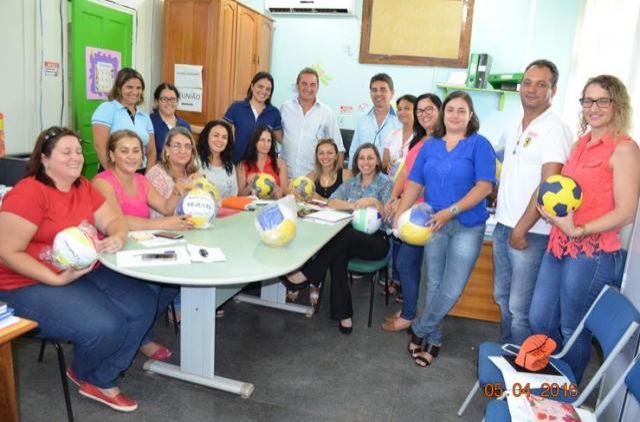 Autarquia de Esporte entrega kits esportivos para Escolas municipais de Rolim de Moura