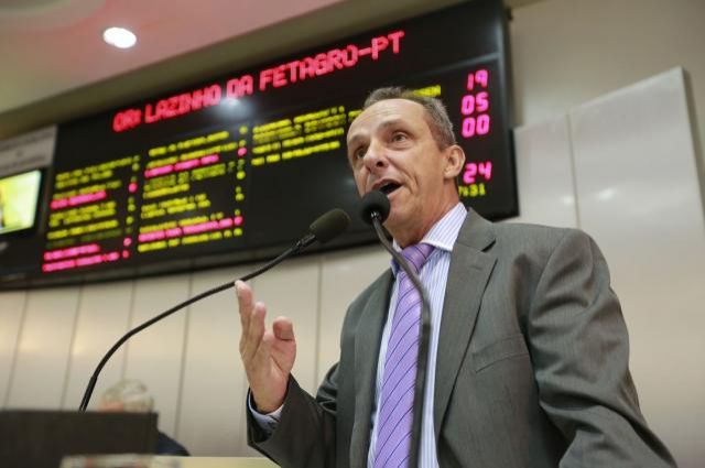 Deputado Lazinho da Fetagro pede ações urgentes do DER