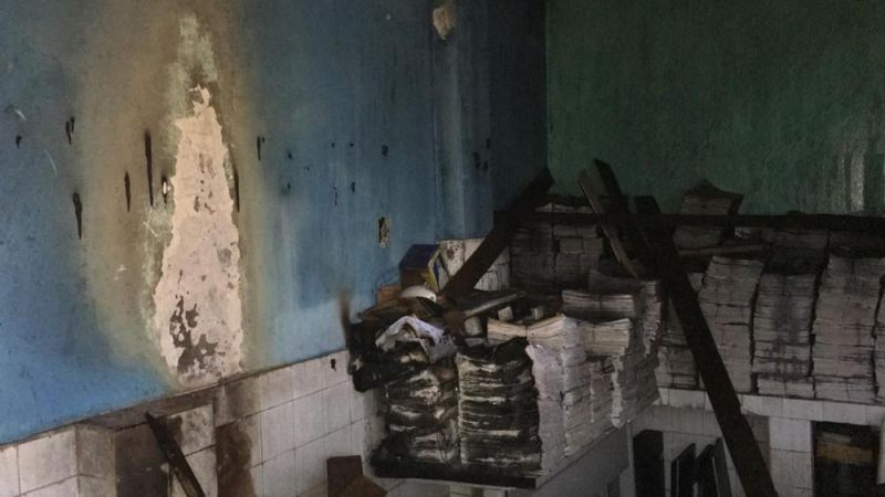 Incêndio destrói depósito de albergue prisional em Porto Velho; polícia apura causas do fogo