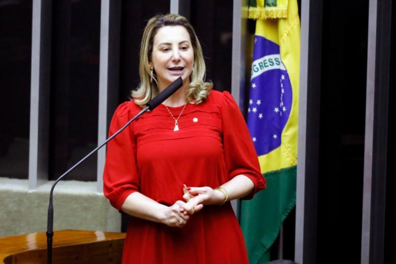 Projeto de lei que institui Revalida e MP que cria “Médicos pelo Brasil” são aprovados pelos deputados