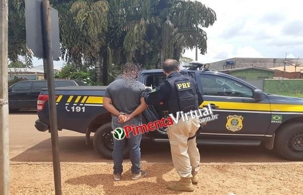 Suspeito de homicídio em Pimenta Bueno é preso ao ser reconhecido enquanto almoçava no terminal rodoviário