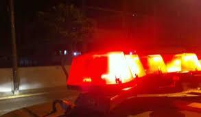 Dupla efetua roubo em comércio no Centro de Rolim de Moura; PM apreendeu no Cidade Alta a moto usada no crime