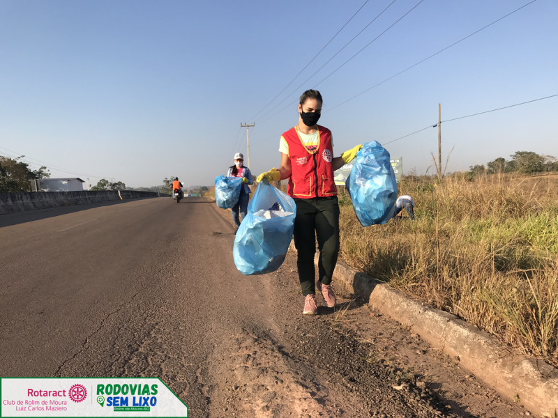 Rotaract Club promove projeto Rodovias Sem Lixo em Rolim de Moura