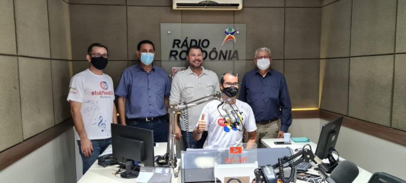 Elias Rezende concede entrevista, nesta sexta-feira (24), no programa Rondônia Repórter na Rádio Rondônia FM