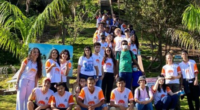 Alunos da Escola Cândido Portinari realizam aula de campo no Santuário Jardim Paraíso em Rolim de Moura 