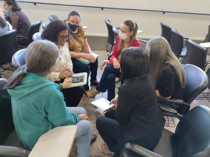Professores de Rolim de Moura participam de encontro sobre educação inclusiva