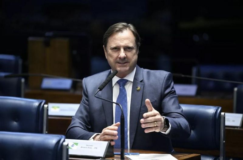Ministro do STF suspende condenação do senador Acir Gurgacz, de Rondônia