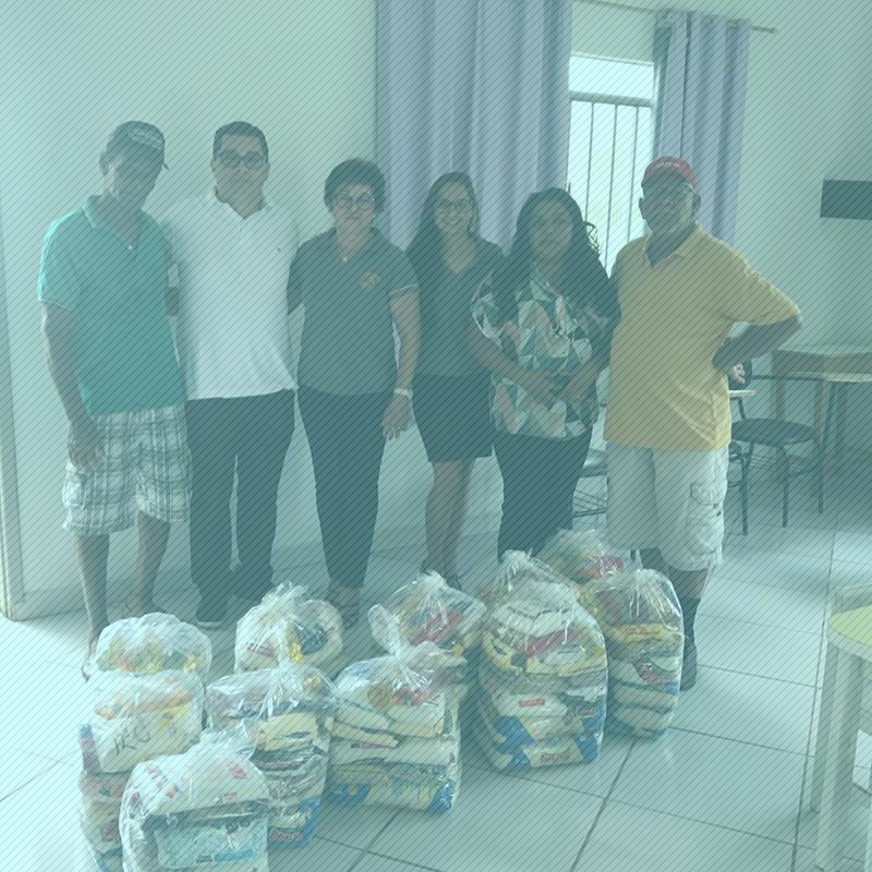 Mais de meia tonelada de alimentos arrecadados na palestra ‘Motivação para Vencer’ são entregues a entidades sociais Mais de meia tonelada de alimentos arrecadados na palestra ‘Motivação para Vencer’ são entregues a entidades sociais