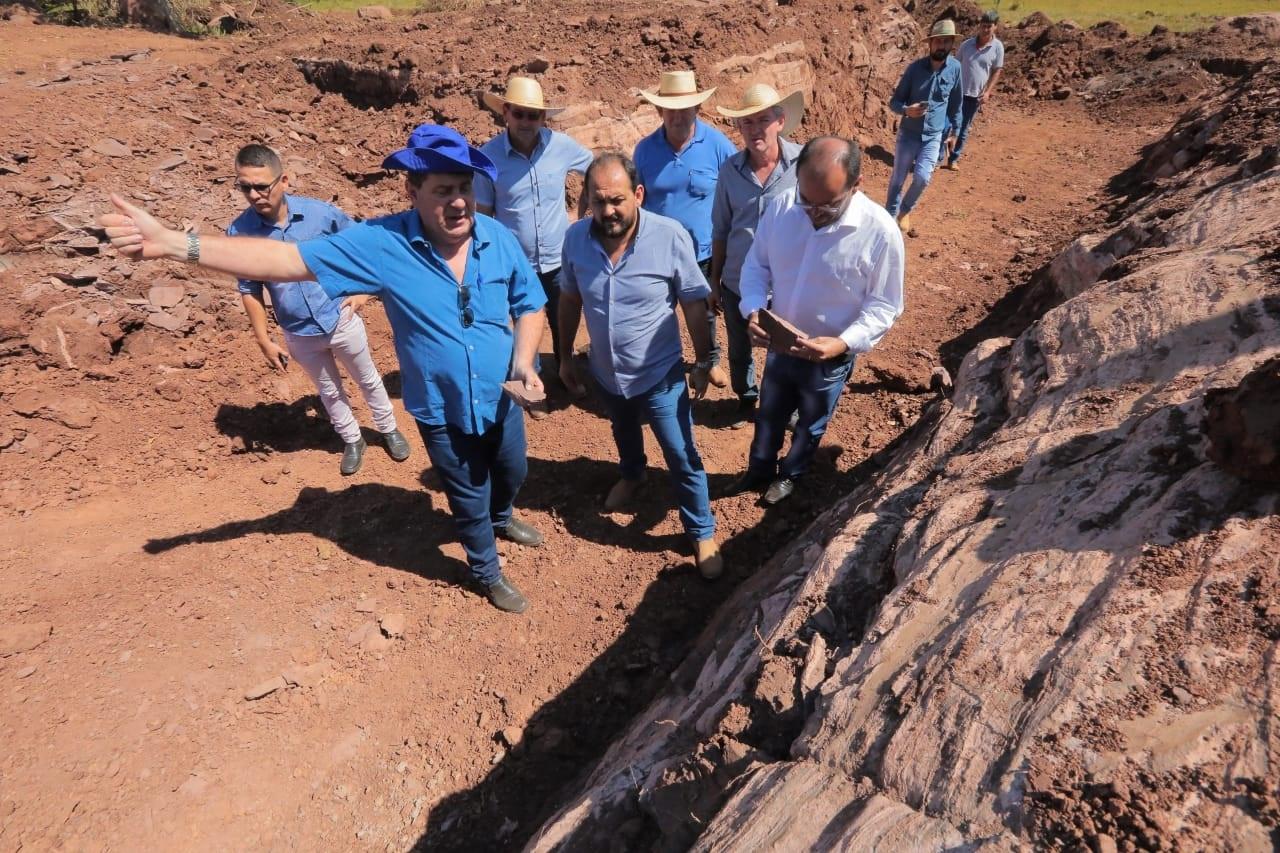 Presidente Laerte Gomes visita usina de calcário e destaca empreendedorismo do Grupo César Cassol