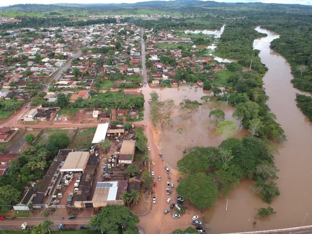 Rio Jaru transborda após intensas chuvas 
