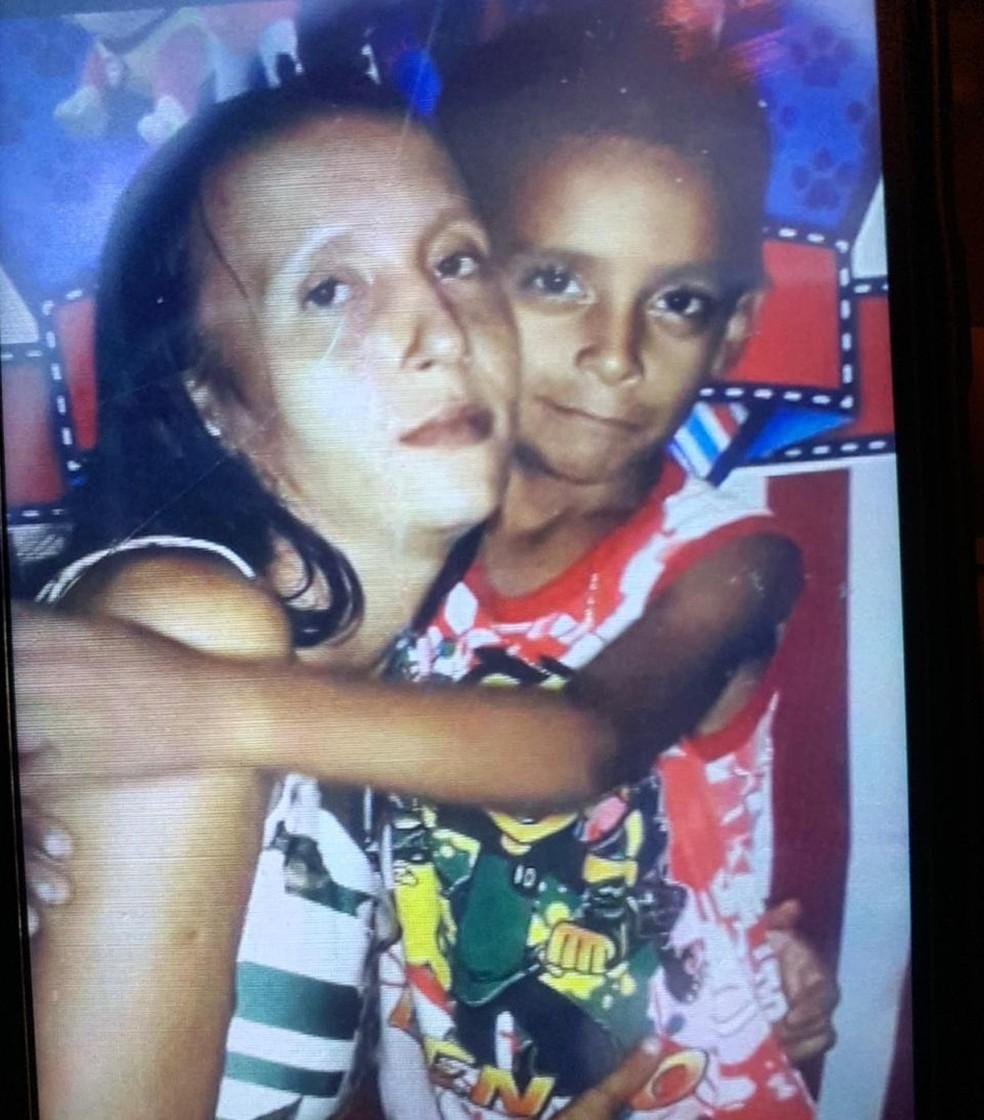 Justiça mantém presos mãe e filho acusados de arrancar bebê da barriga de Fabiana com faca e matar uma criança, em RO Justiça mantém presos mãe e filho acusados de arrancar bebê da barriga de Fabiana com faca e matar uma criança, em RO