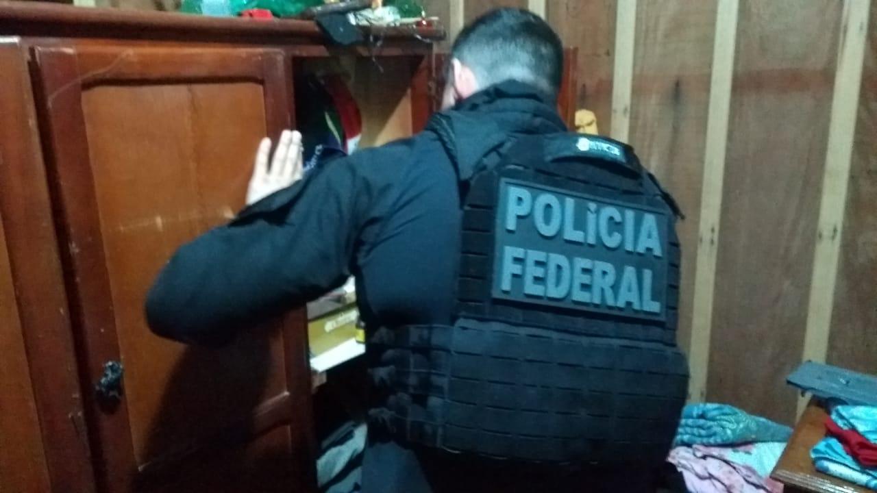 A Polícia Federal deflagrou nesta manhã de quarta-feira (02/05) a OPERAÇÃO PARALELO visando desarticular esquema criminoso de envio de carregamento de drogas