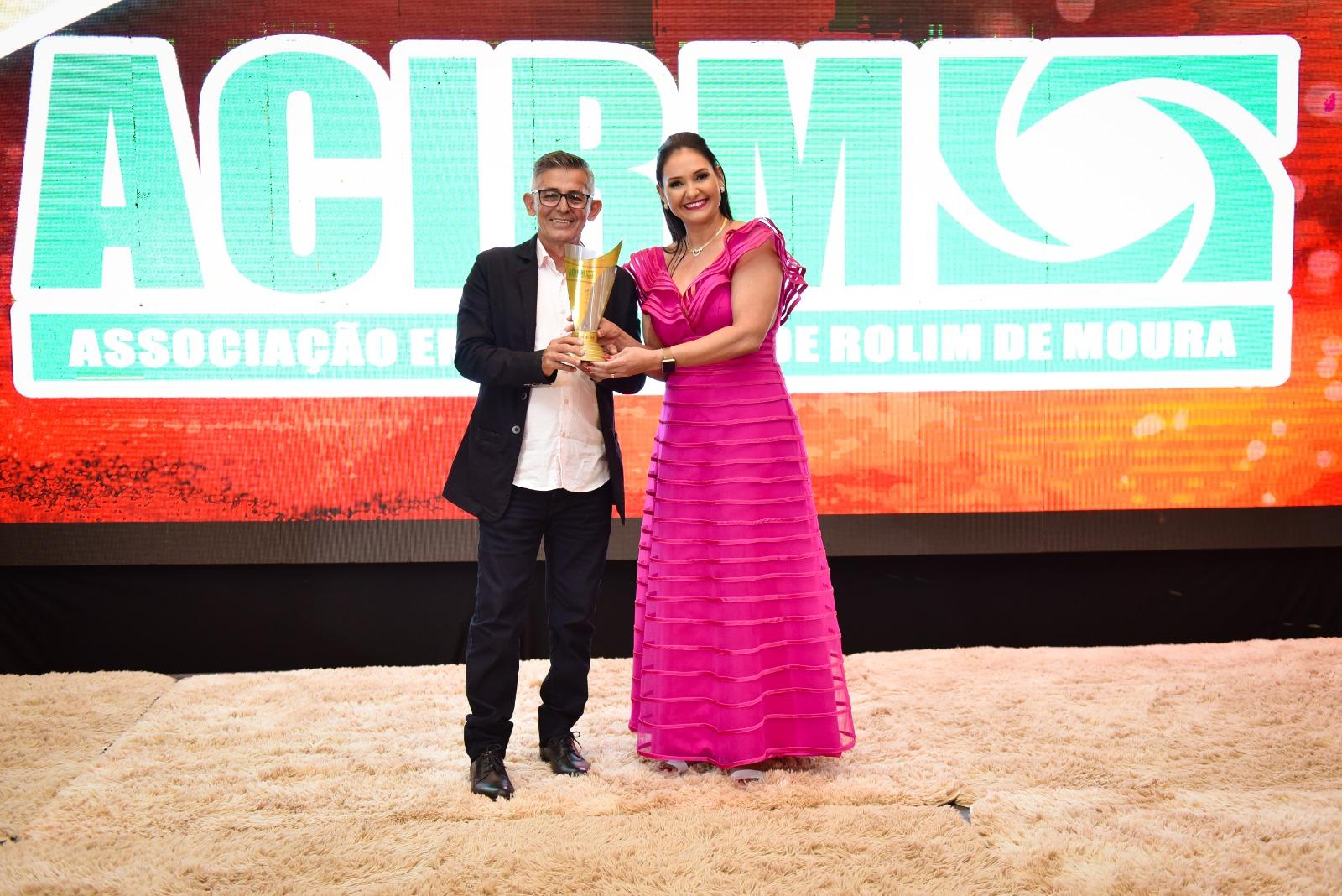 1º noite de entrega do “ Troféu Acirm” deste ano também homenageou parceiros da associação comercial 1º noite de entrega do “ Troféu Acirm” deste ano também homenageou parceiros da associação comercial