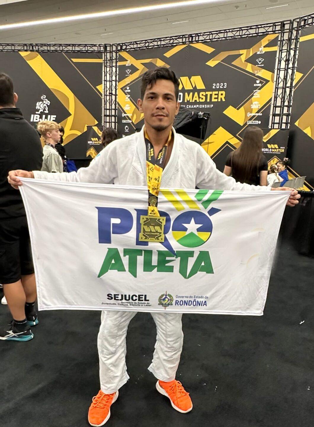 Atleta de Rondônia atendido pelo Pró-Atleta conquista 3º lugar no Mundial Master de Jiu-Jitsu 2023