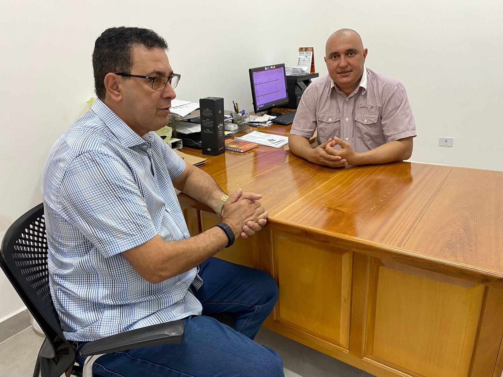 Prefeito Aldo Júlio parabeniza Rigonato por reinauguração em Rolim de Moura Prefeito Aldo Júlio parabeniza Rigonato por reinauguração em Rolim de Moura