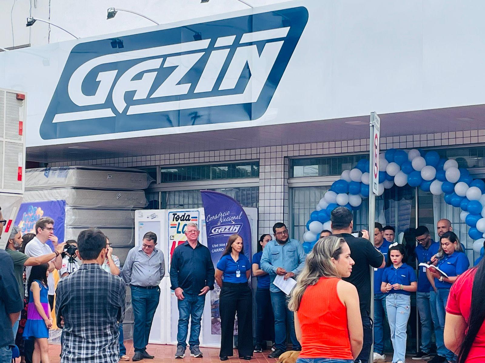 Vice-prefeito de Rolim de Moura, Alcides Rosa, participa da reinauguração da Gazin e parabeniza empresa Vice-prefeito de Rolim de Moura, Alcides Rosa, participa da reinauguração da Gazin e parabeniza empresa