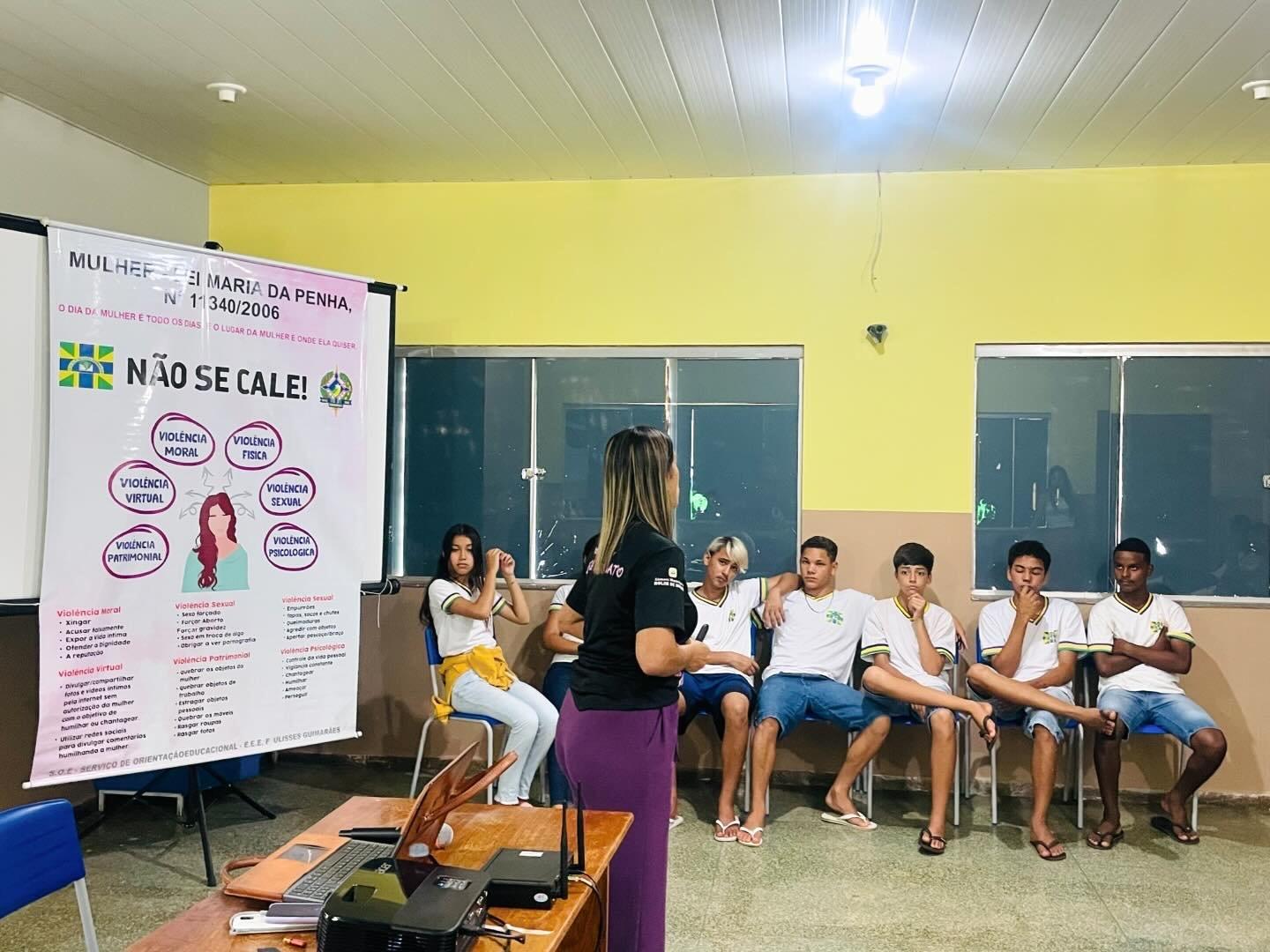Rolim de Moura- Juliana Nonato, vereadora e procuradora da mulher, é convidada para palestrar sobre a lei Maria da Penha na escola 