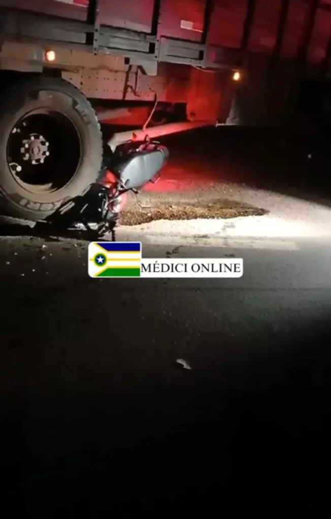 Grave Acidente na BR-364 Próximo ao Posto Rota 364 Envolve Motocicleta e Caminhão Boiadeiro Grave Acidente na BR-364 Próximo ao Posto Rota 364 Envolve Motocicleta e Caminhão Boiadeiro