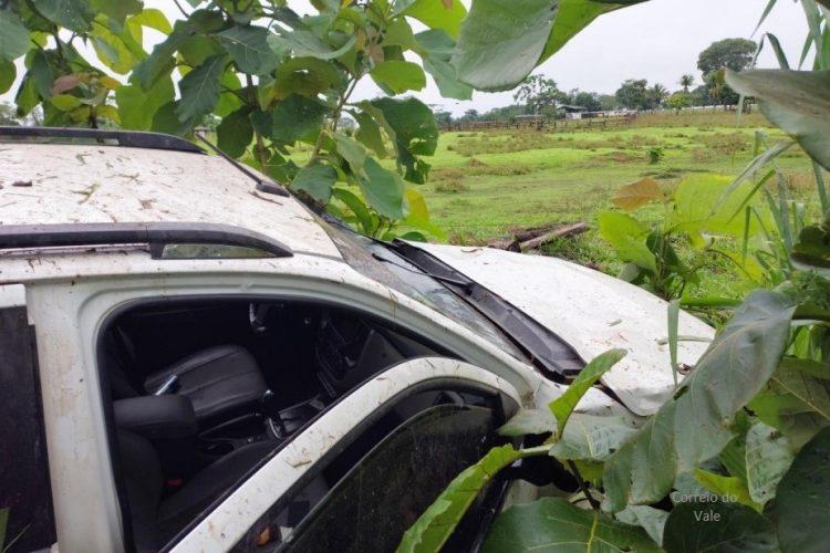 Caminhonete sai fora da pista e deixa feridos na RO-473, próximo de Alvorada do Oeste Caminhonete sai fora da pista e deixa feridos na RO-473, próximo de Alvorada do Oeste