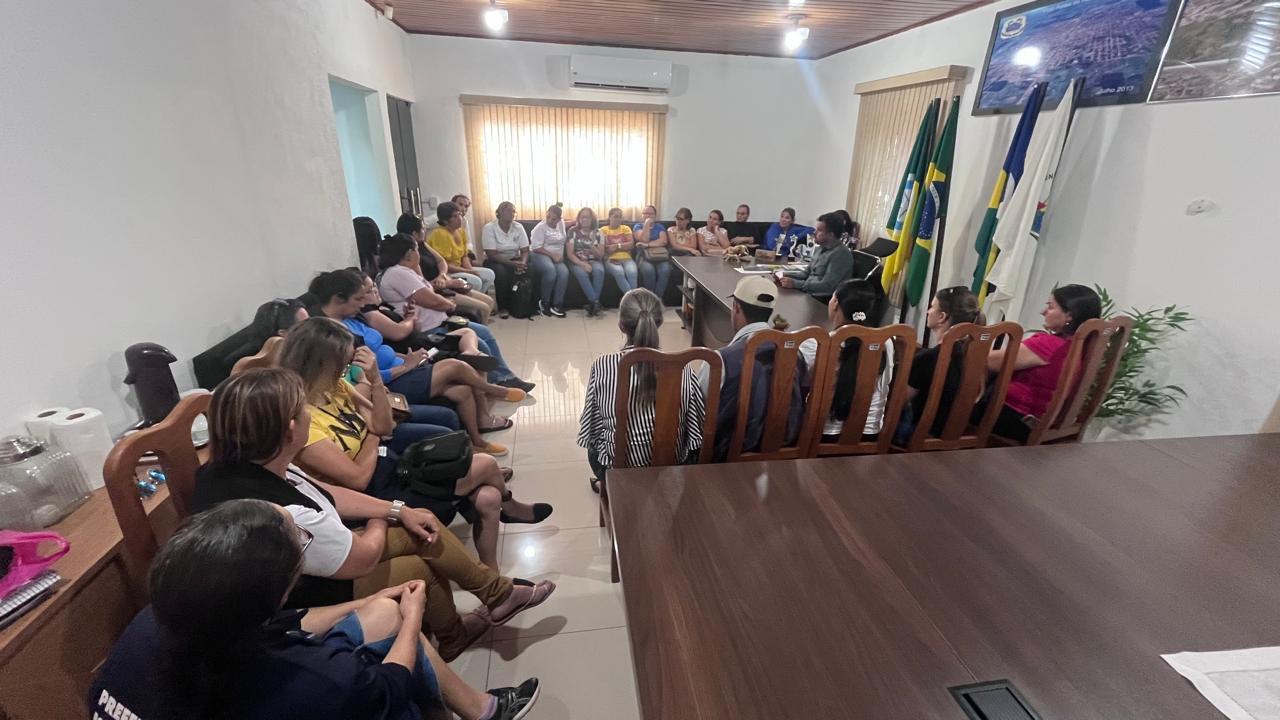 Vereador, presidente Cidinei da 200 recebe Agentes Comunitários de Saúde para ouvir reinvindicações da classe Vereador, presidente Cidinei da 200 recebe Agentes Comunitários de Saúde para ouvir reinvindicações da classe