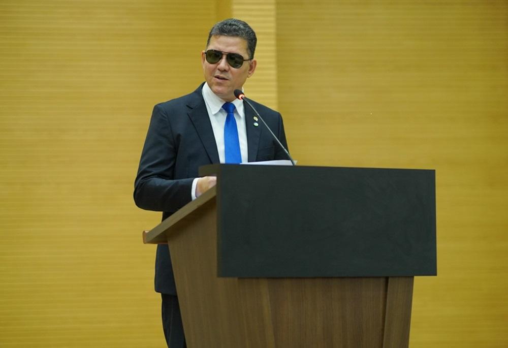 Posse da nova Mesa Diretora da Assembleia Legislativa de RO foi prestigiada por todos os poderes do Estado Posse da nova Mesa Diretora da Assembleia Legislativa de RO foi prestigiada por todos os poderes do Estado