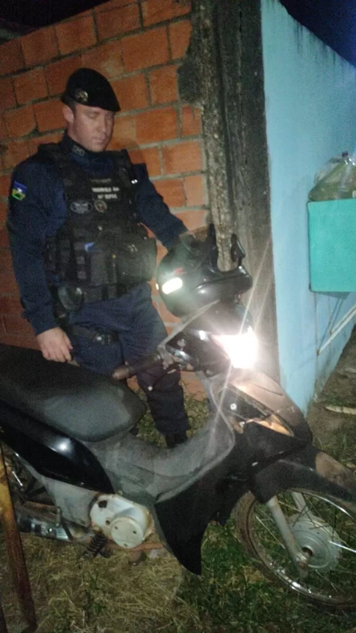 Polícia Militar recupera motocicleta e produtos furtados em Rolim de Moura Polícia Militar recupera motocicleta e produtos furtados em Rolim de Moura