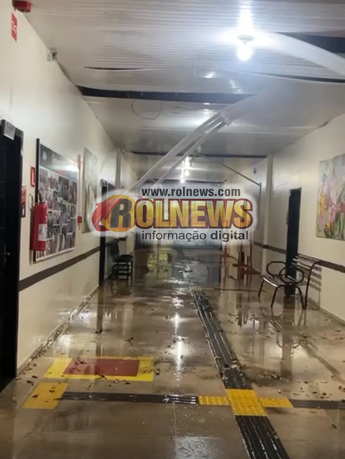 Chuva torrencial destelha laboratório de escola em Rolim de Moura Chuva torrencial destelha laboratório de escola em Rolim de Moura