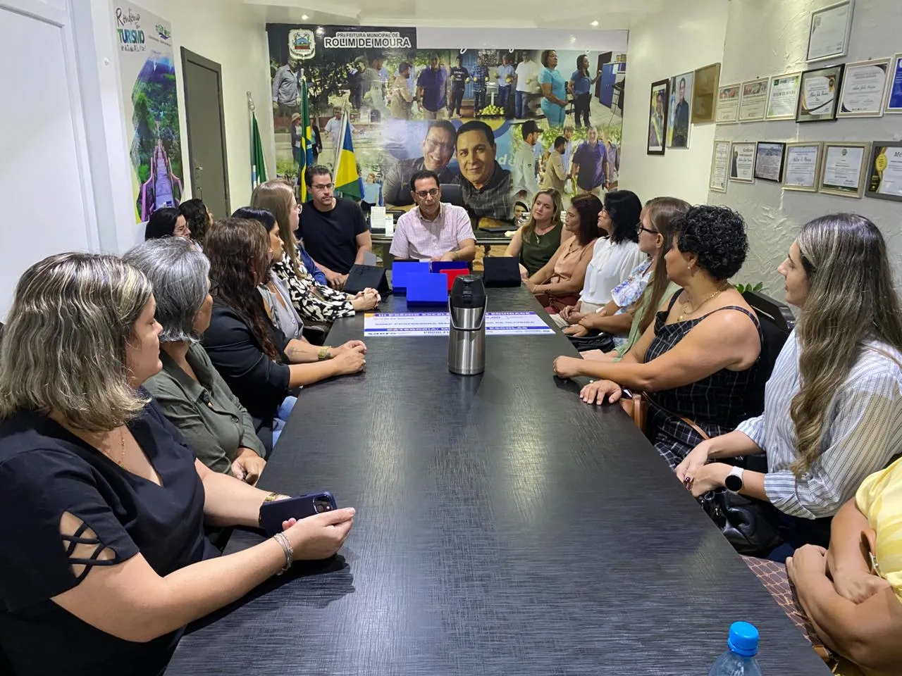 Prefeito Aldo Júlio recebe diretoras e celebra avanço da educação de Rolim de Moura com destaque no SAERO Prefeito Aldo Júlio recebe diretoras e celebra avanço da educação de Rolim de Moura com destaque no SAERO