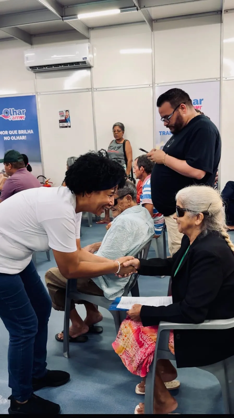 Povo merece sempre o melhor serviço, afirma Silvia Cristina Povo merece sempre o melhor serviço, afirma Silvia Cristina