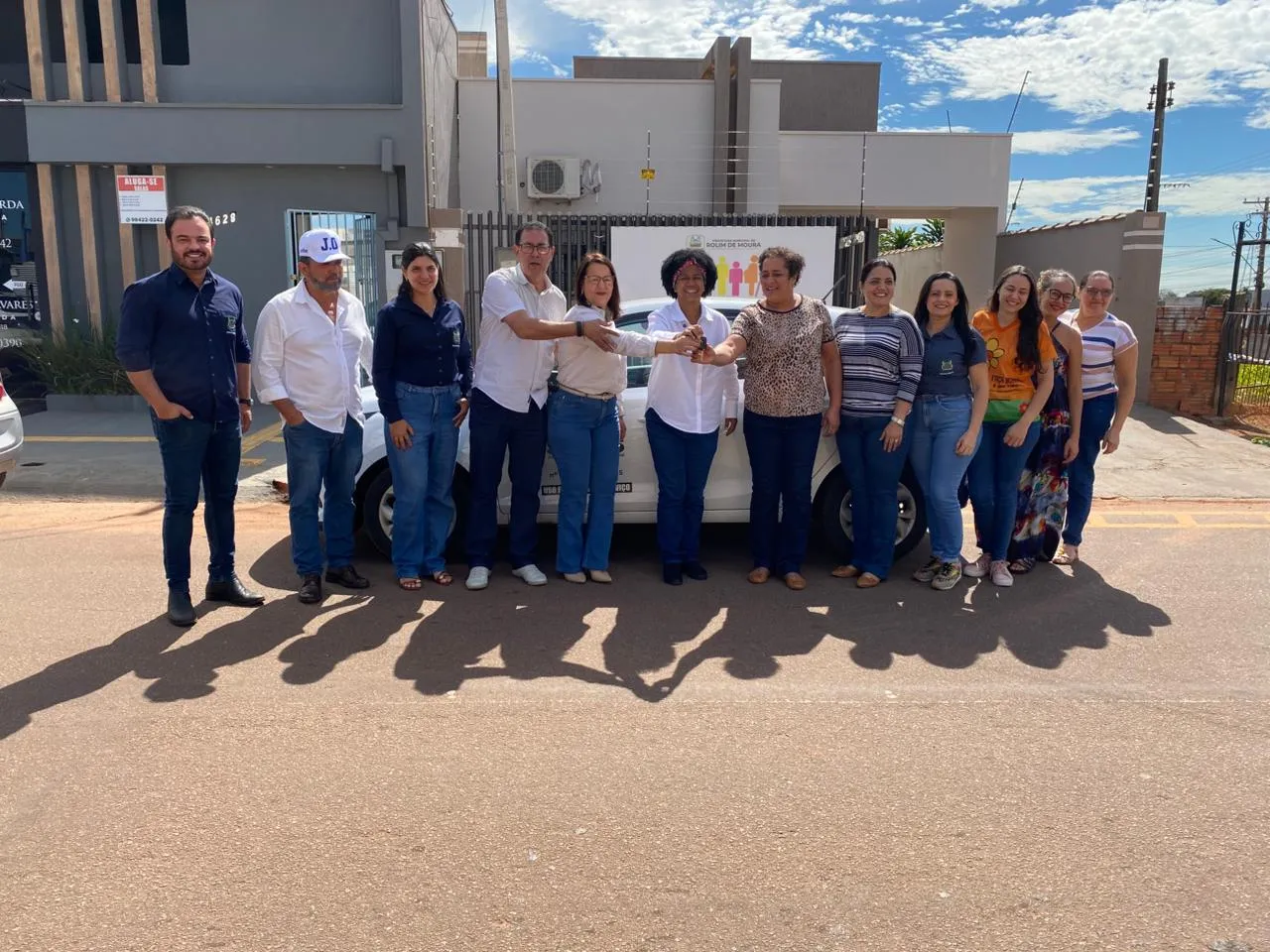 Prefeito Aldo Júlio entrega veículo adquirido com emenda da deputada Silvia Cristina para fortalecer a Assistência Social em Rolim de Moura 