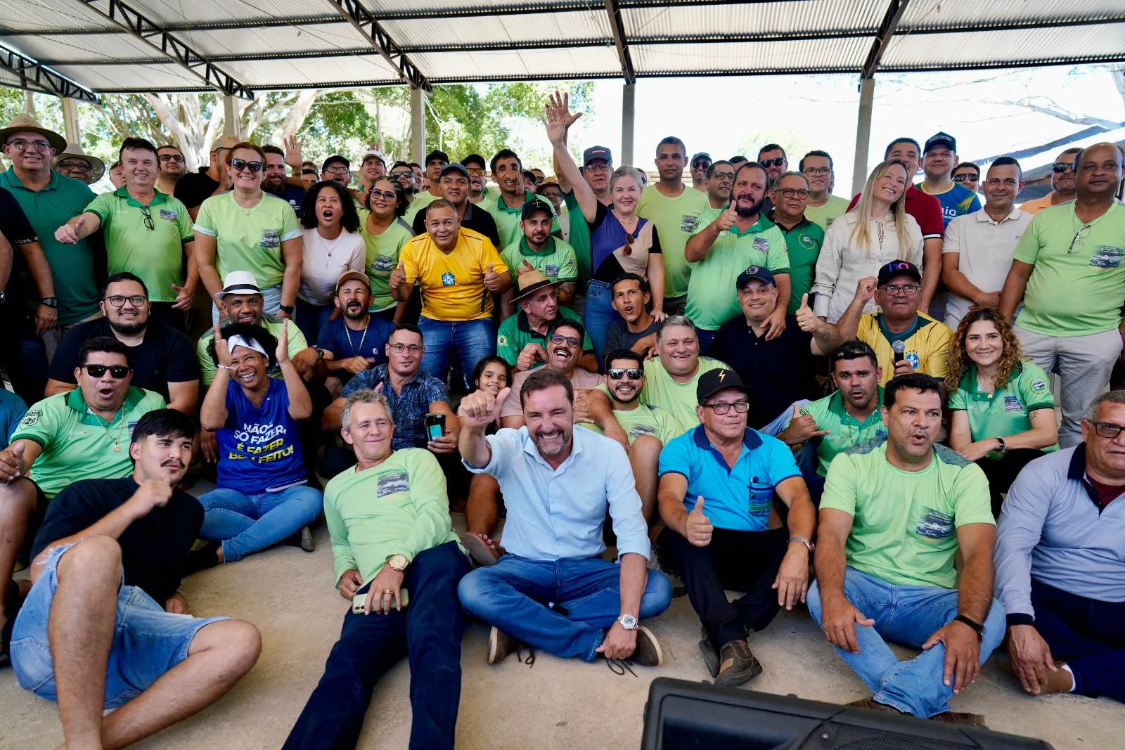 Hildon percorre oito municípios em cinco dias  e firma compromissos com a população