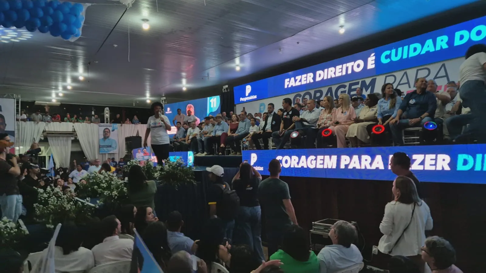 Com casa cheia, Sílvia Cristina lança pré-candidatura ao Senado Com casa cheia, Sílvia Cristina lança pré-candidatura ao Senado